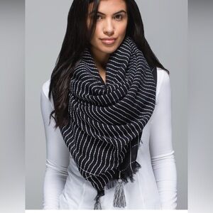 lululemon athletica Find You Om Scarf